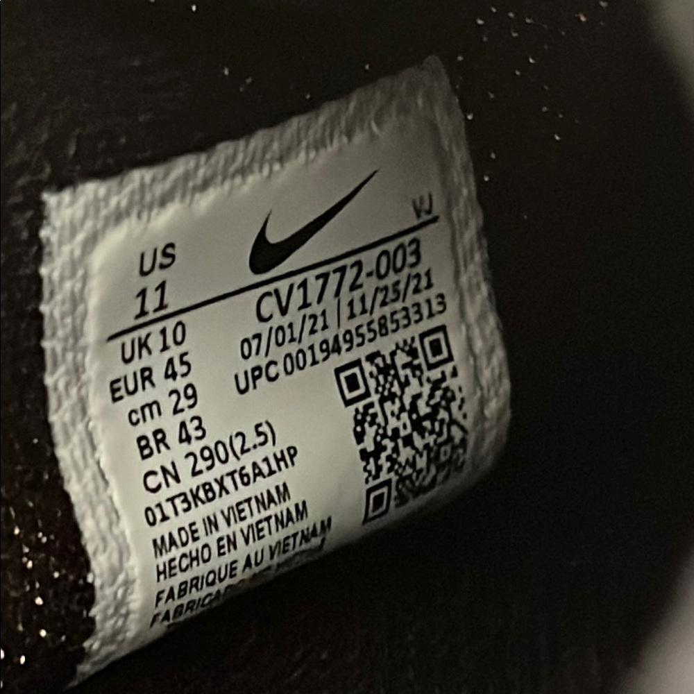 NIKE Men's React Live Running Shoe - Picture 14 of 16